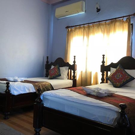 Soutjai Guesthouse & Restaurant Vang Vieng Eksteriør bilde