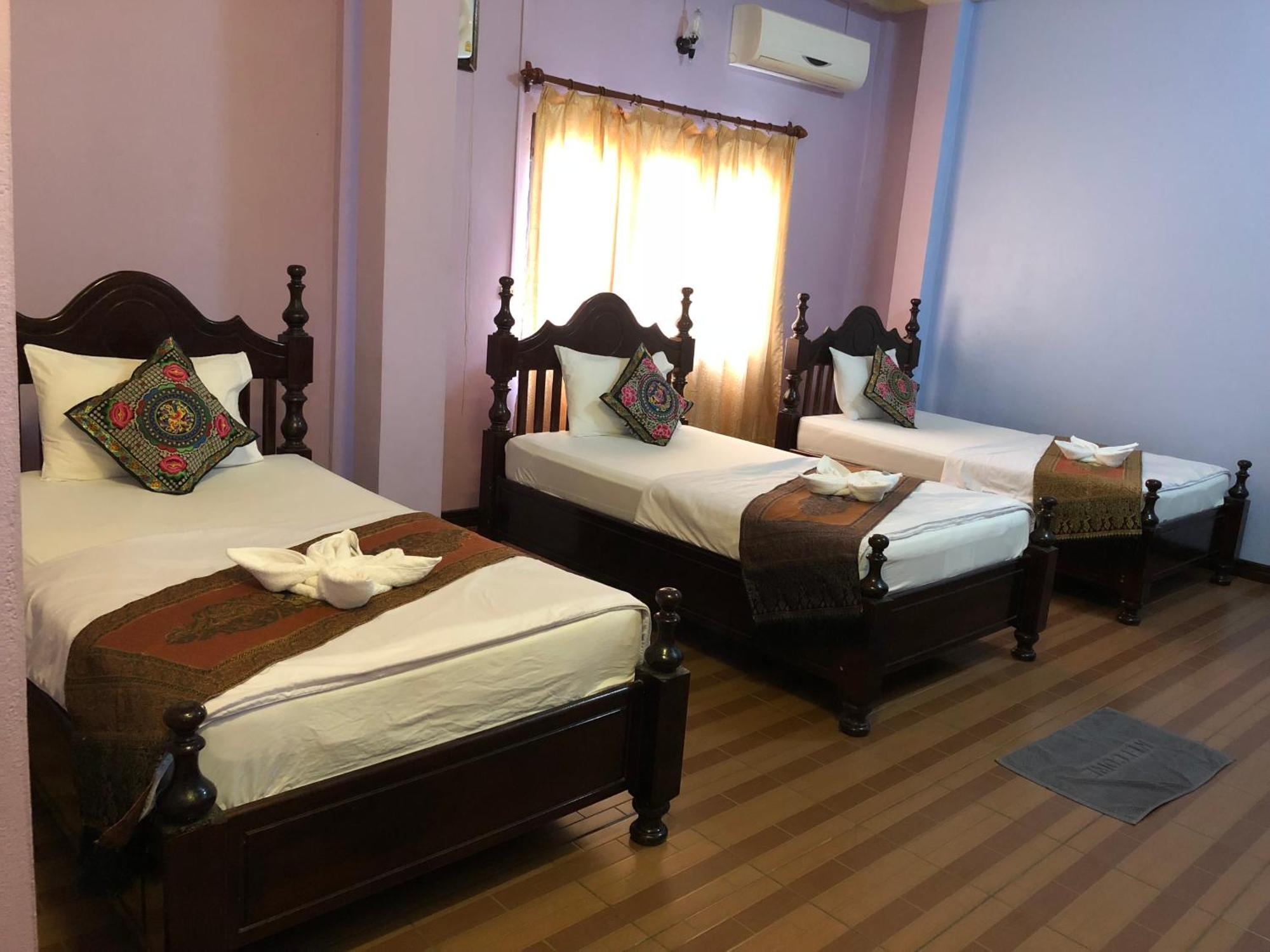 Soutjai Guesthouse & Restaurant Vang Vieng Eksteriør bilde